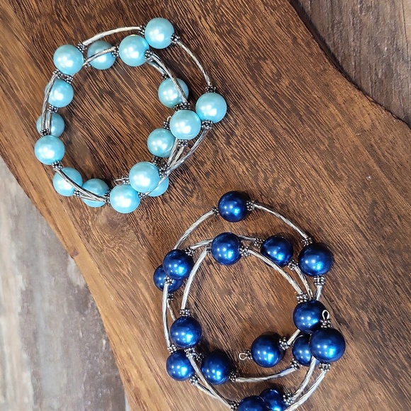 Vintage Beaded Silver Tone Accordion Bracelets - Picture 4 of 10